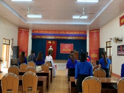 Công bố quyết định thành lập Chi đoàn trường Mẫu giáo Bình Minh, xã Tam Đại
