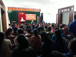 Đoàn Thanh niên phối hợp với Dân số thị trấn Phú Thịnh tổ chức buổi tuyên truyền chăm sóc sức khỏe sinh sản vị thành niên cho hơn 200 học sinh về sinh hoạt hè tại địa phương