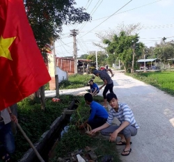 Huyện đoàn Phú NInh  tổ chức  ra quân “Ngày chủ nhật xanh”