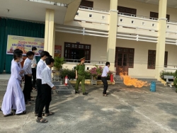 Tập huấn kỹ năng phòng cháy, chữa cháy cho học sinh trường THPT Võ Nguyên Giáp !