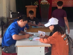 Đoàn TN thị trấn Phú Thịnh tham gia cải cách thủ tục hành chính, thu thập dữ liệu dân cư trên địa bàn 5 khối phố