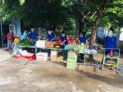 Đoàn xã Tam Vinh tiếp tục tổ chức “phiên chợ 0 đồng” tại thôn Lâm Môn