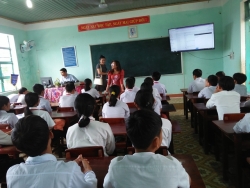 Trường THCS Tam Lộc phối hợp  tổ chức tư vấn hướng nghiệp cho các em học sinh lớp 9.