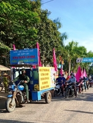 Đoàn xã Tam Lộc phối hợp với các hội đoàn thể xã Tam Lộc tuyên truyền lưu động và phát khẩu trang miễn phí