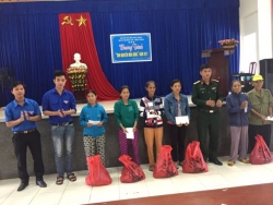Tuổi trẻ xã Tam Vinh tổ chức nhiều hoạt động trong Chiến dịch tình nguyện mùa Đông năm 2017.