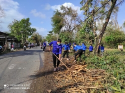 Thanh niên Phú Ninh xung kích, giúp nhân dân ổn định đời sống sau bão số 9