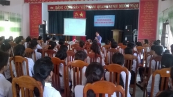Đoàn thị trấn Phú Thịnh phối hợp Chi đoàn trường Trung học cơ sơ Nguyễn Hiền và Lê Quý Đôn tổ chức lớp Cảm tình Đoàn.
