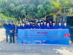 Đoàn Thị trấn Phú Thịnh: Tổ chức ngày cao điểm chiến sỹ tình nguyện vì đô thị văn minh và hỗ trợ người dân thực hiện dịch vụ công trực tuyến, giải quyết thủ tục hành chính
