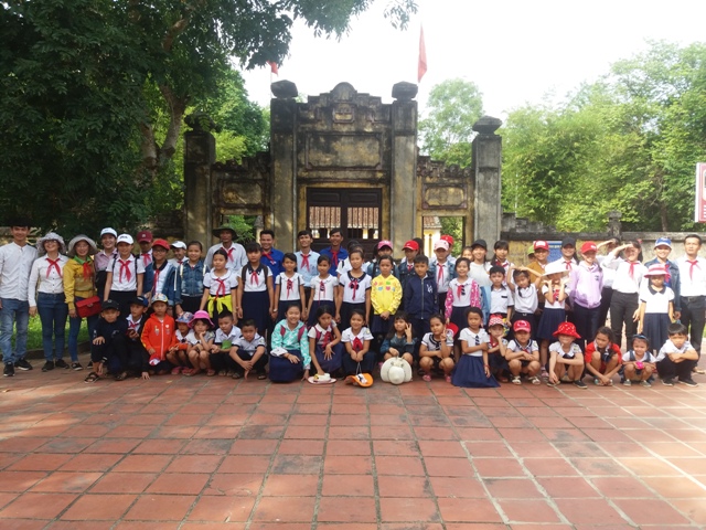 HĐĐ xã Tam Lộc phối hợp với trường THCS Tam Lộc và trường Tiểu học Lê Lợi tổ chức Đại hội Cháu ngoan Bác Hồ năm học 2017 - 2018