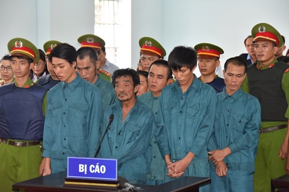 Xét xử 7 đối tượng kích động gây rối tại UBND tỉnh Bình Thuận - Ảnh minh họa