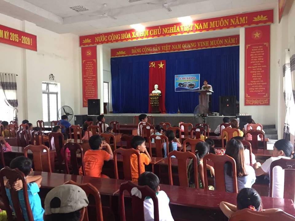 Đoàn xã Tam Vinh tổ chức bế giảng lớp Văn hóa hè và  Tiếp sức đến trường năm 2018