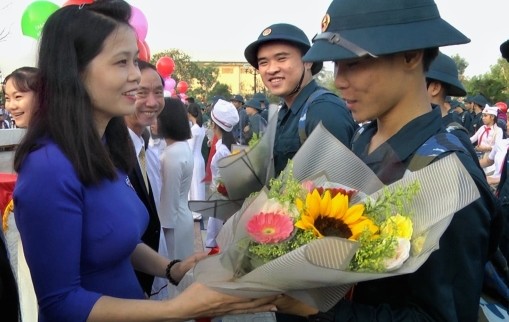 Bí thư Tỉnh đoàn dự lễ giao nhận quân tại huyện Phú Ninh