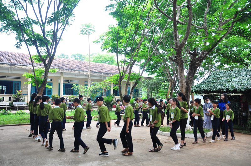 Học sinh Trường THCS Lương Thế Vinh (xã Tam Thành) sinh hoạt hội trại. Ảnh: V.A