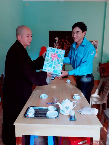 Lãnh đạo Hội LHTN Việt Nam huyện thăm Ban Trị sự Giáo hội Phật giáo Việt Nam huyện Phú Ninh