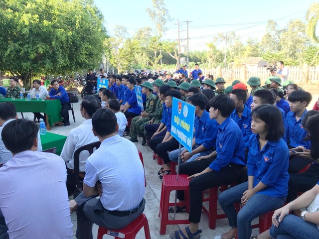 Tuổi trẻ Phú Ninh tổ chức Ra quân chiến dịch tình nguyện hè tại xã Tam Thái - Phát động xây dựng tuyến đường thanh niên kiễu mẫu