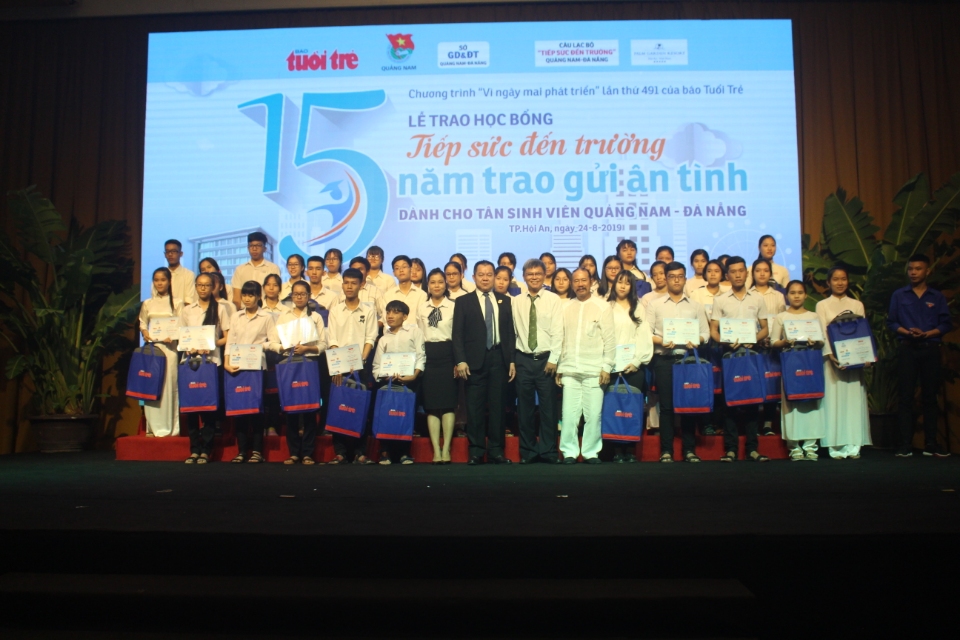 10 tân Sinh viên huyện Phú NInh được nhận học bổng Tiếp sức đến trường năm 2019