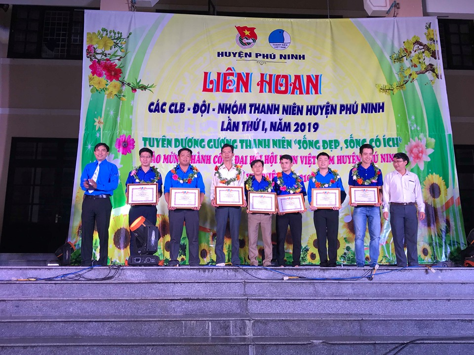 Liên hoan CLB đội nhóm Thanh niên huyện Phú Ninh lần thứ I và tuyên dương gương “Thanh niên sống đẹp, sống có ích” năm 2019