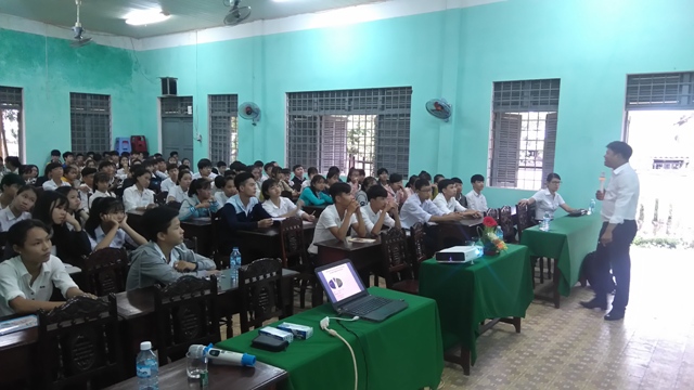 Huyện đoàn Phú Ninh tổ chức tuyên truyền tác hại của ma túy trong học đường – hoạt động hưởng ứng Ngày Pháp luật Việt Nam