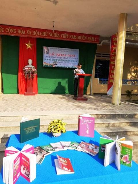 Liên đội THCS Nguyễn Hiền tổ chức chương trình "Mỗi tuần một câu chuyện đẹp, một cuốn sách hay, một tấm gương sáng" năm học 2019-2020