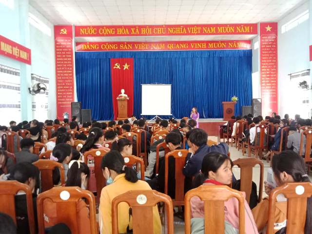 Đẩy mạnh tư vấn, hướng nghiệp, giới thiệu việc làm và kết nối xuất khẩu lao động cho ĐVTN và học sinh trên địa bàn huyện Phú Ninh