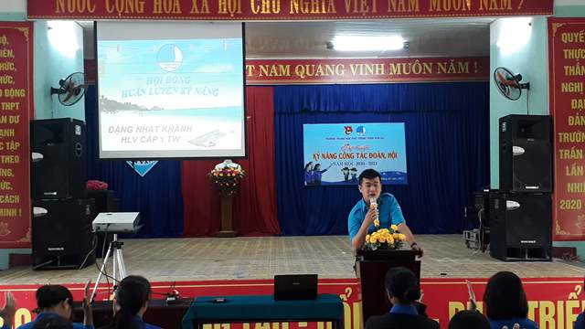 Đoàn trường THPT Trần Văn Dư tổ chức tập huấn công tác Đoàn - Hội, diễn dàn xây dựng tình bạn đẹp, nói không với bạo lực học đường năm học 2020-2021
