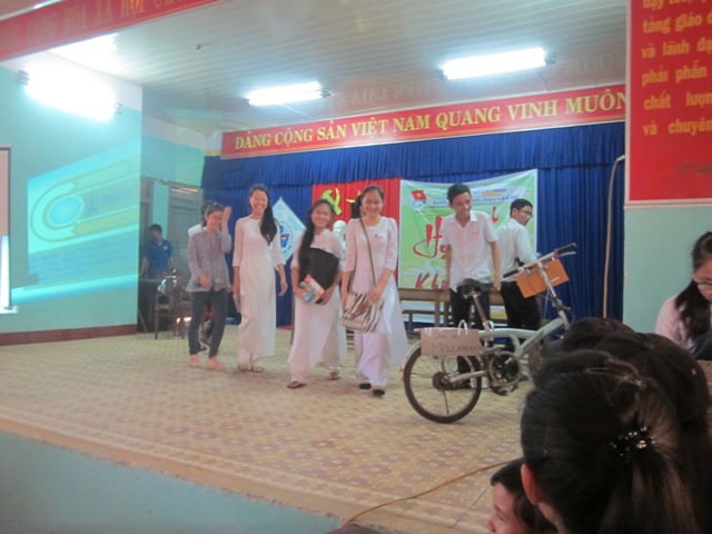 Đoàn trường THPT Trần Văn Dư tổ chức ngay hội khi tôi 18